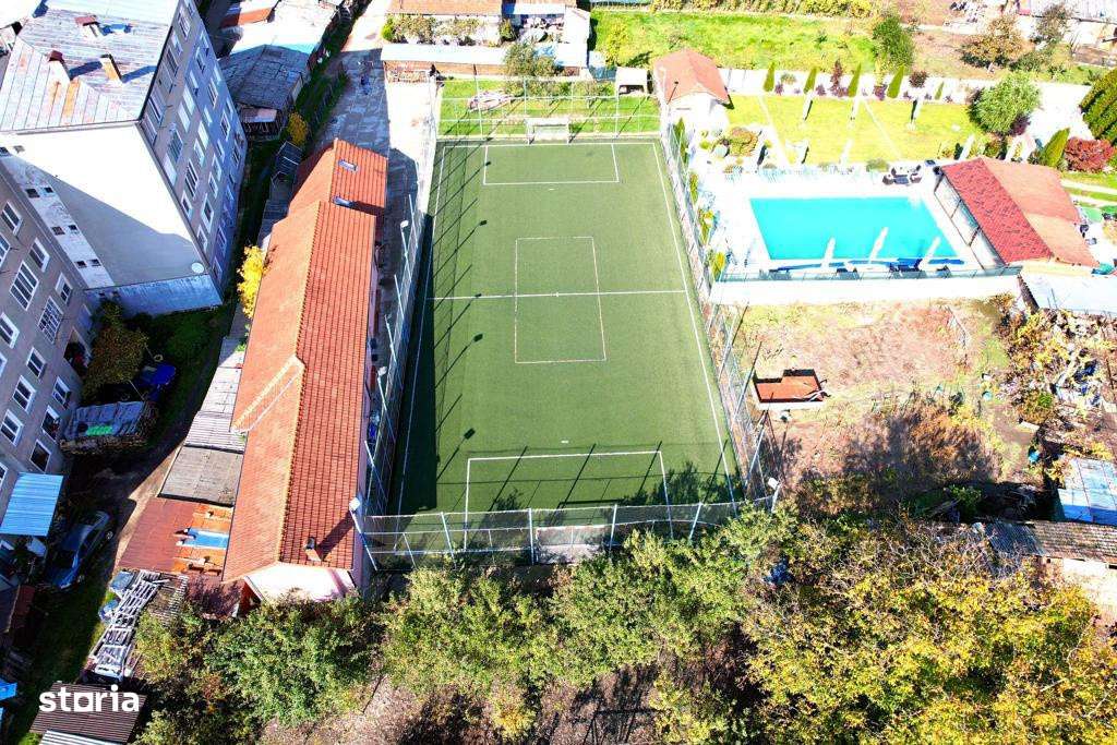 Baza sportiva, zona centrala Ștei, suprafata utila totala 1.646 mp, B - Imagine principală: 2/19