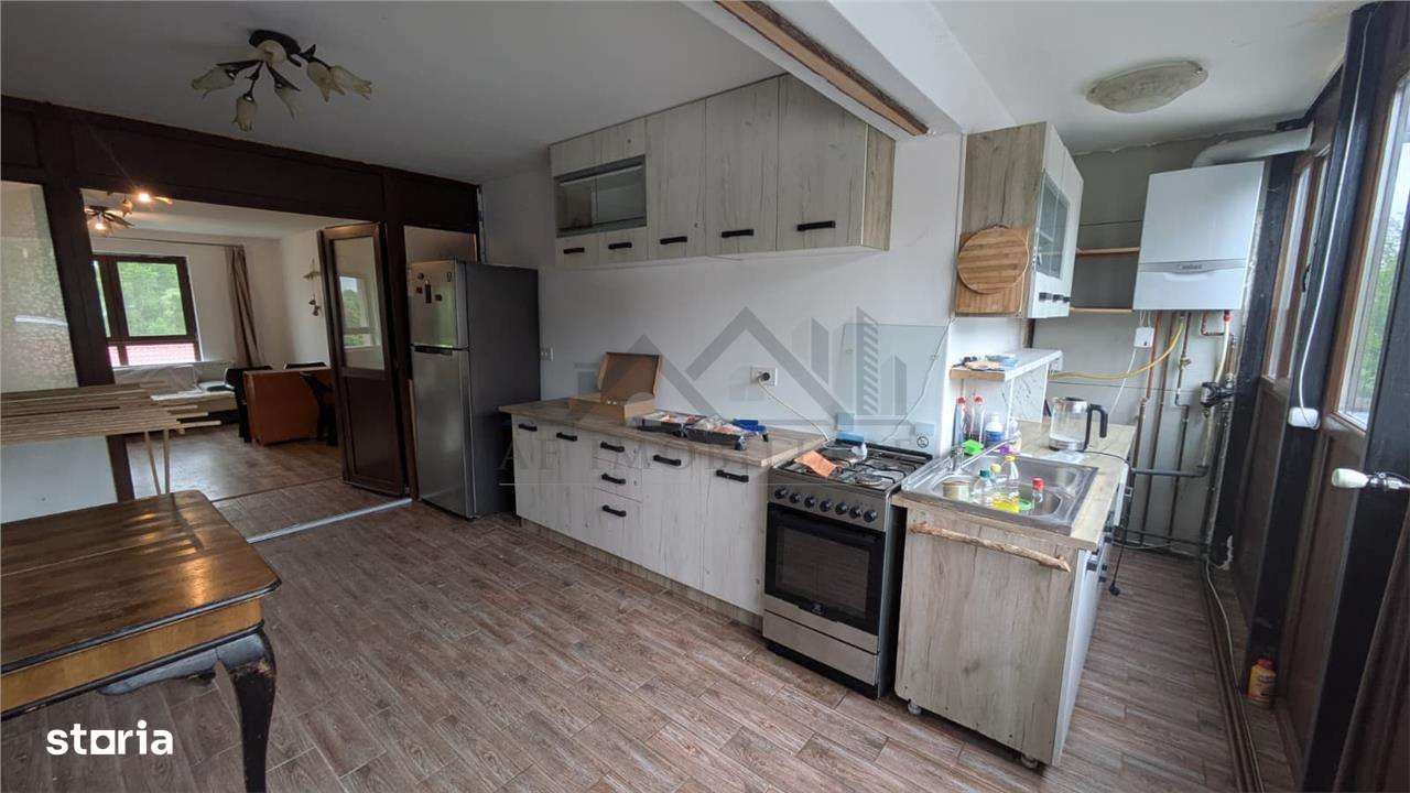 de inchiriat 4 camere, Valea adanca in spate la Capitol - Imagine principală: 4/7