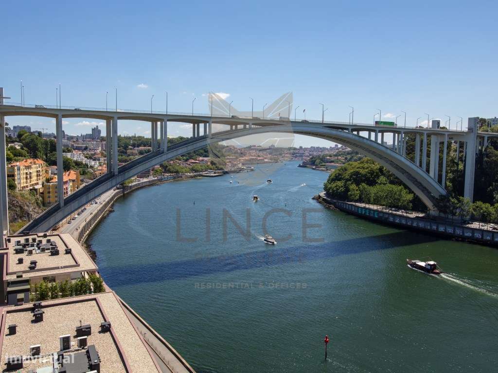 T3 com 23 metros de frente rio para venda, Porto - Grande imagem: 5/29