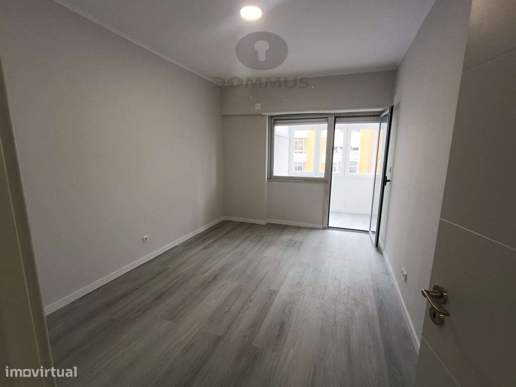 Apartamento T2 na Figueirinha ( Oeiras ) totalmente Remodelado-10