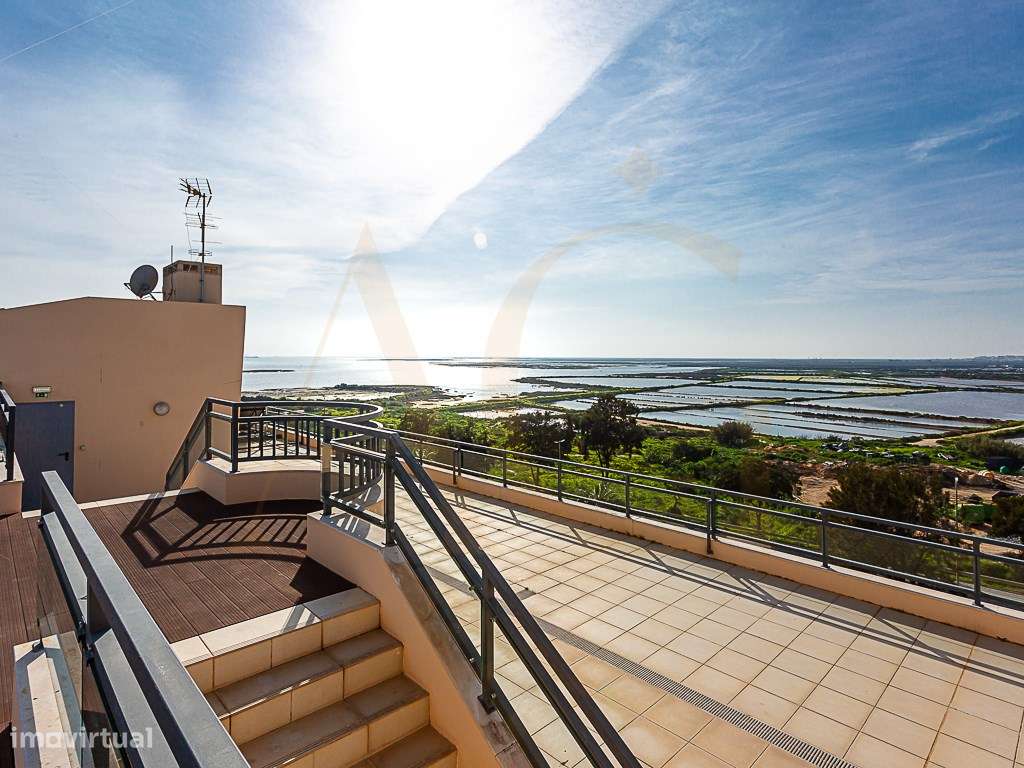 Apartamento T3 em Olhão com vistas incríveis e piscina comum-57