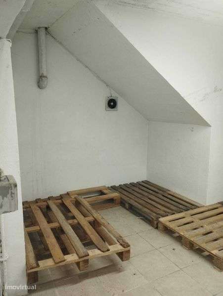 Pequeno Armazém Arrecadação no centro da Costa da Caparica - Grande imagem: 5/6