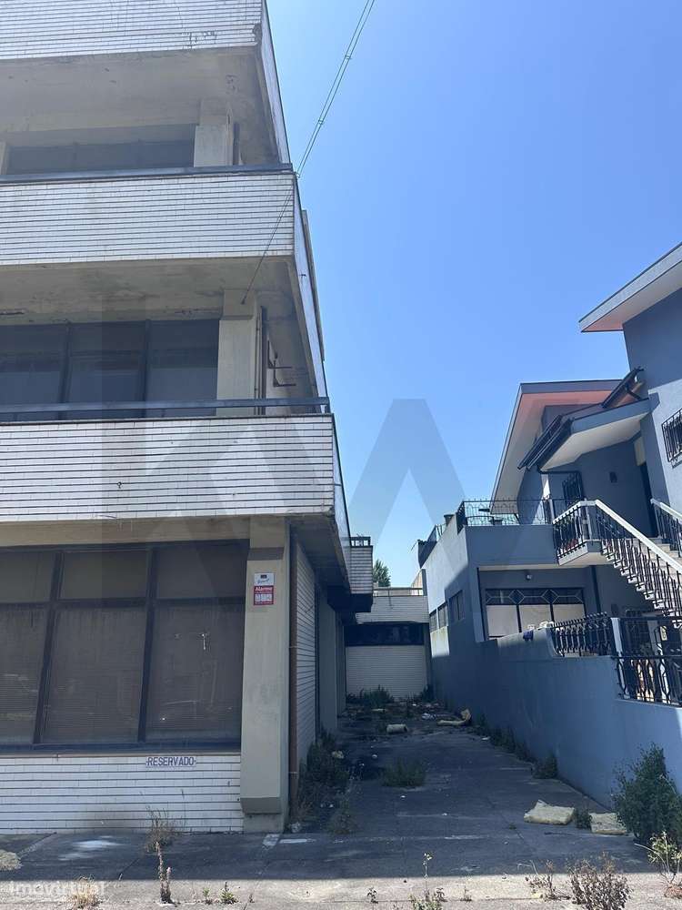 VENDA – PRÉDIO COM GRANDE POTENCIAL EM PERAFITA - OPORTUNIDADE ÚNICA D - Grande imagem: 5/13