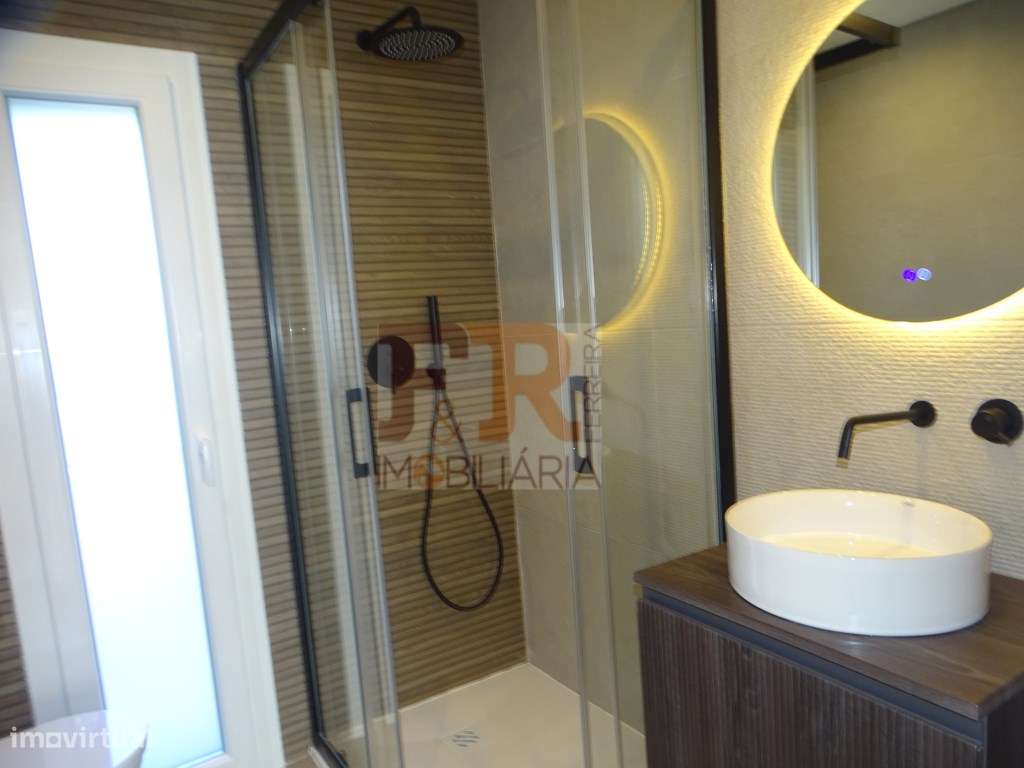 PRONTA!! Moradia Duplex T4 com Garagem, Quinta das laranjeiras Fern...-17