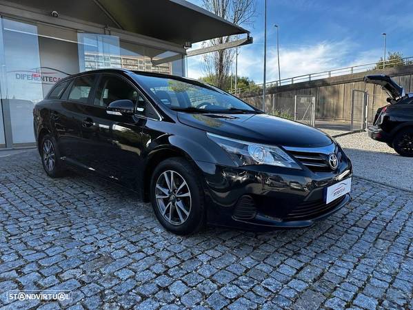 Toyota Avensis SW 2.0 D-4D Comfort - 5