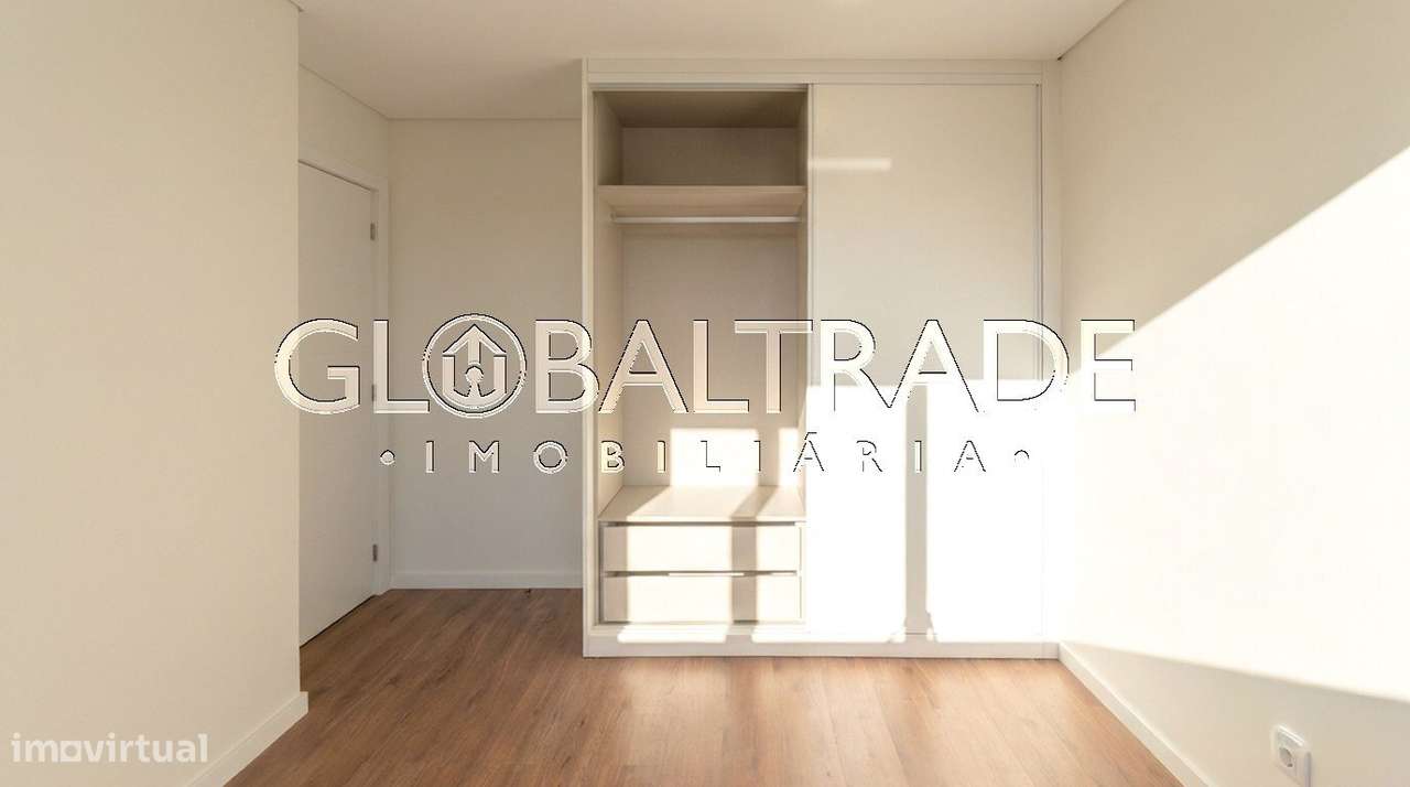 Apartamento T2 Renovado & Equipado em Matosinhos-25
