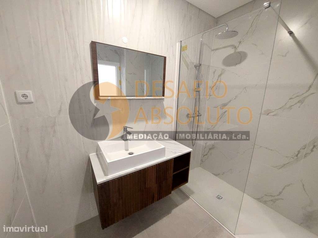 Apartamento T2 c/ varanda. Quinta do Conde - Pinhal do General-20