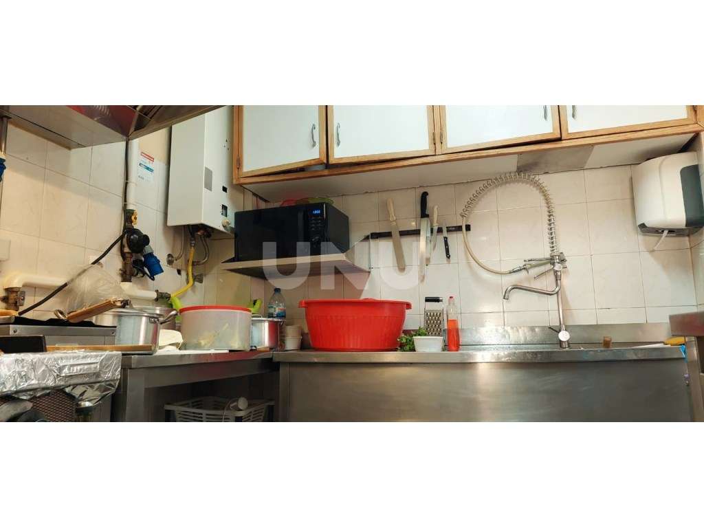 Café/Restaurante com História em Cavadas-22