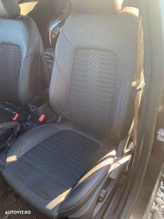 Interior din semi-piele de Ford Puma model ST - 3