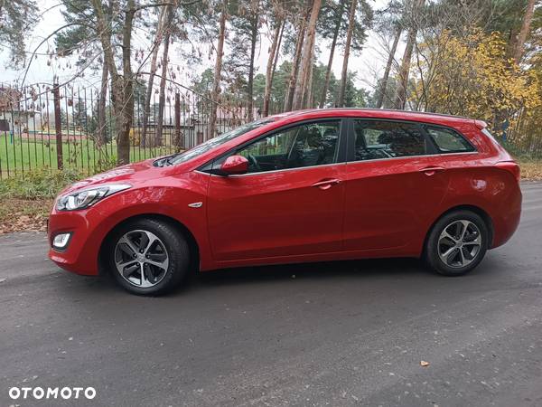 Hyundai I30 blue 1.6 CRDi Trend - 12