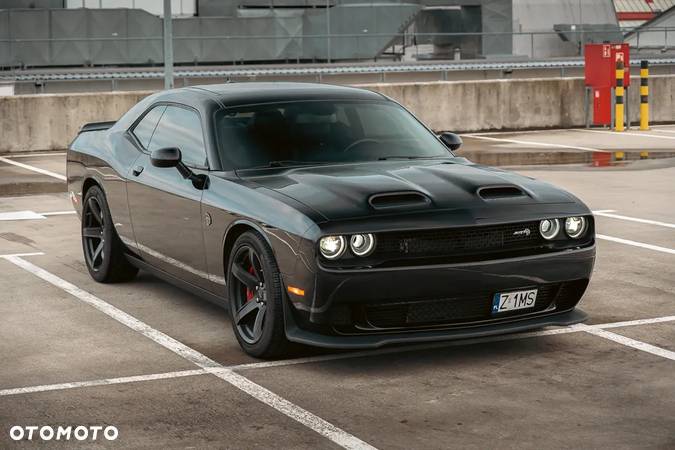 Dodge Challenger 6.2 Hellcat - 19