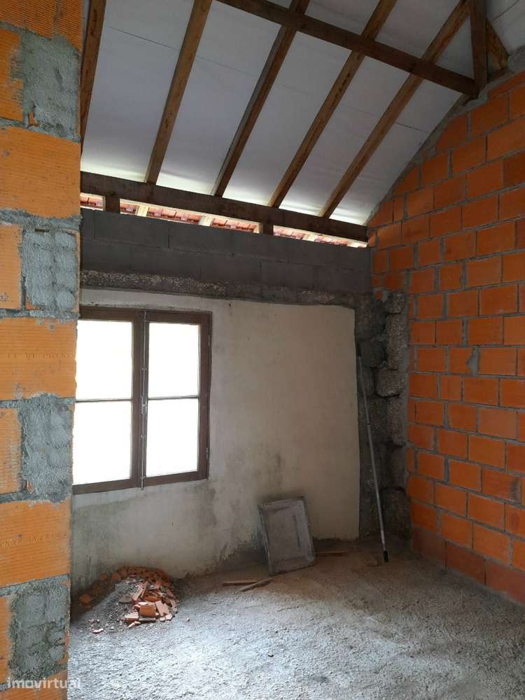 Inconclusa - Casa Rústica T7-23