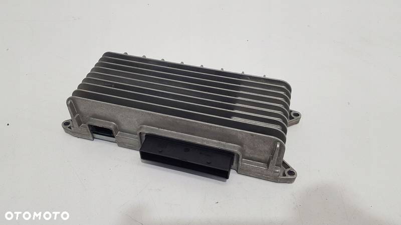 AUDI A4 B8 A5 WZMACNIACZ RADIA AUDIO 8T0035223AD - 1