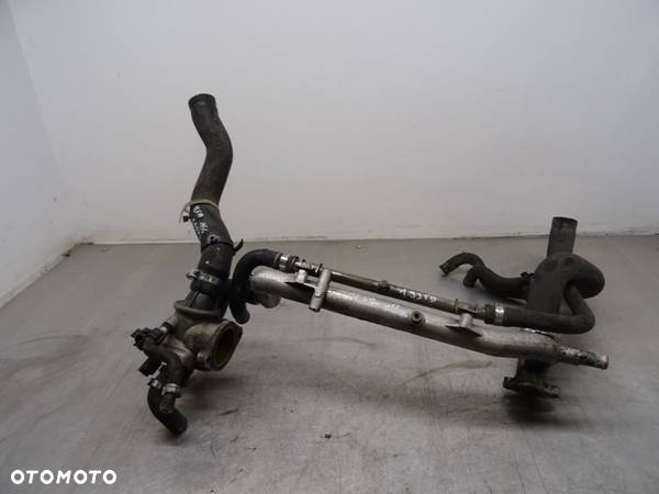 ALFA ROMEO 156 KOMBI 1.9JTD 00-03 OBUDOWA TERMOSTATU 46795667 - 1