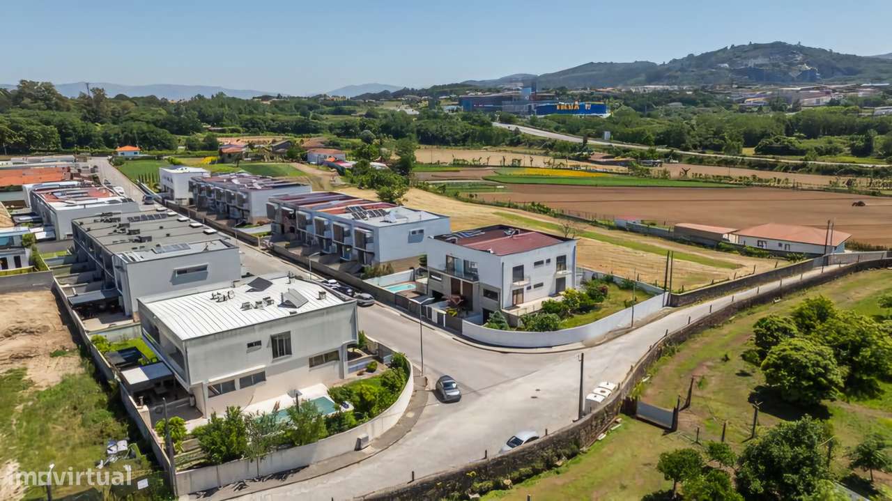 Moradia T4 com 2 Suites em Dume - Braga-42