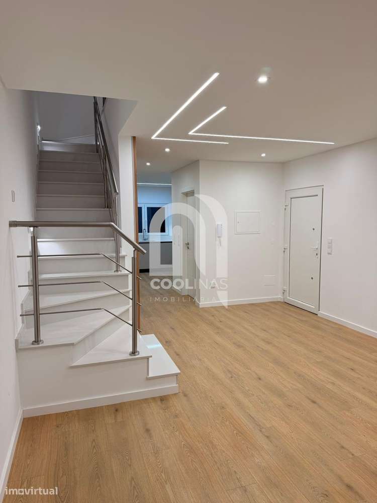 Moradia T3 na Quinta do Conde – Conforto, Modernidade e Tranquilidade - Grande imagem: 5/43
