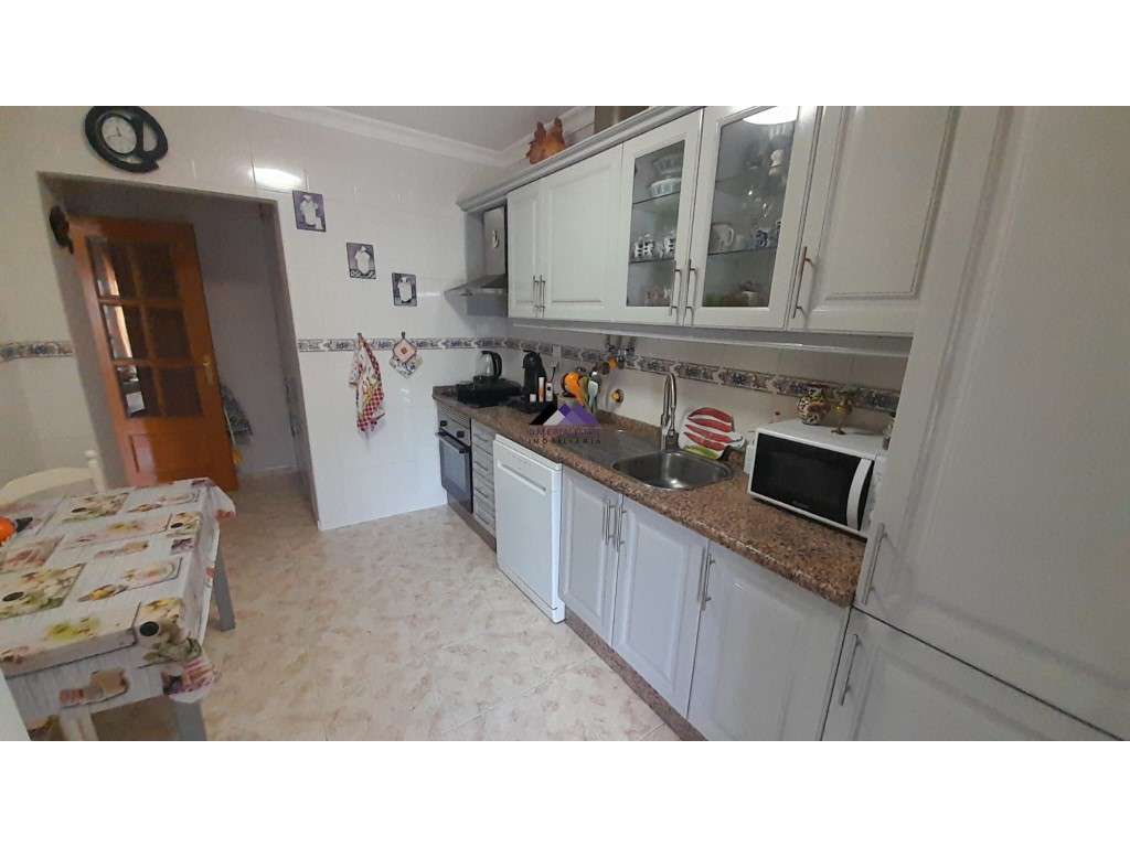 Apartamento T3 no Centro de Vila Real de Santo António-11