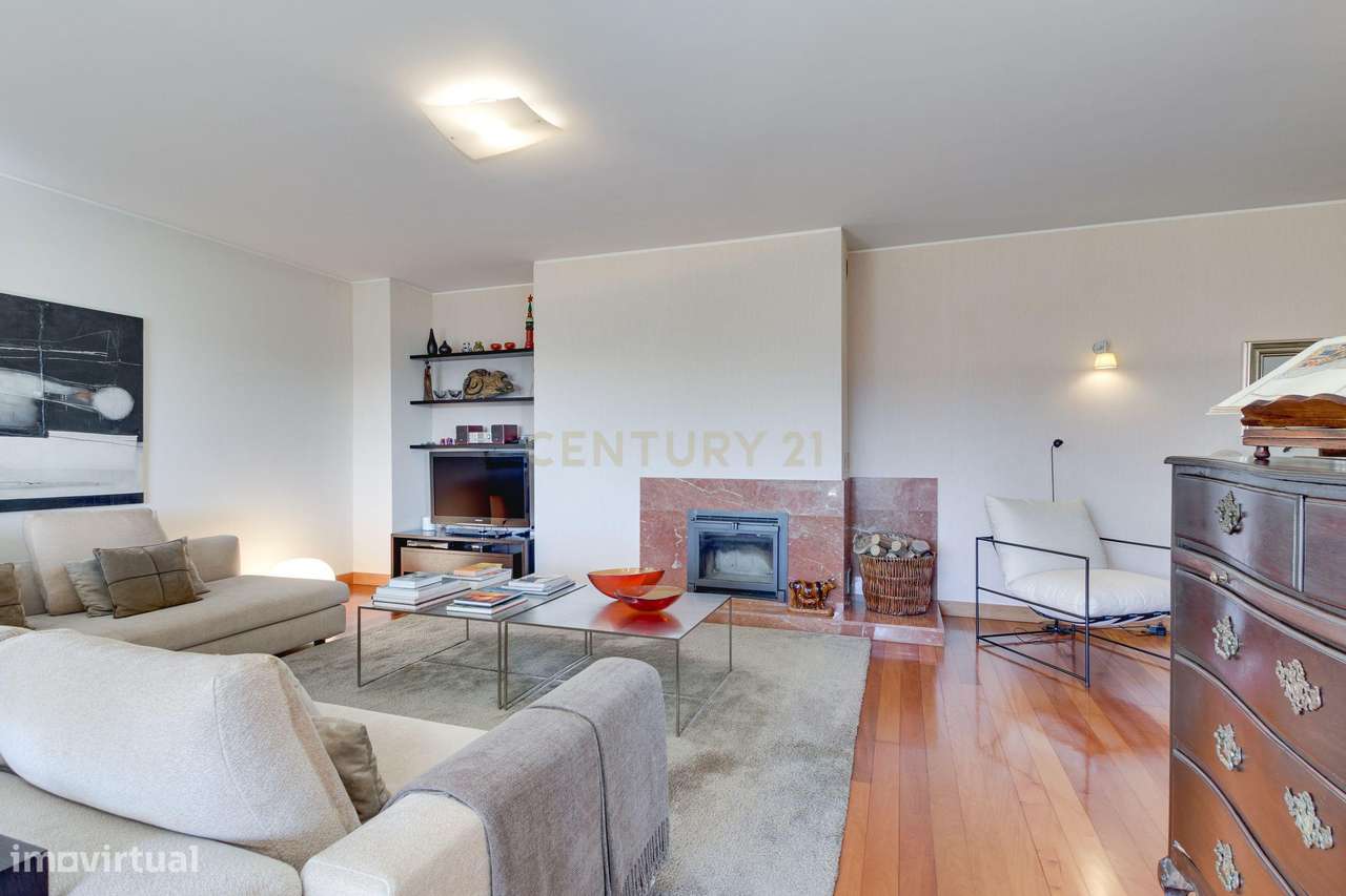 T4+1 na 1ª linha Condomínio fechado Parque das Conchas-5