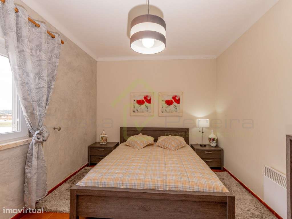 Moradia T4 a minutos dos acessos da A8 e perto das praias de região-24