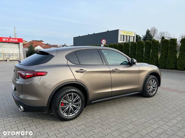 Alfa Romeo Stelvio 2.0 Turbo Q4 - 7