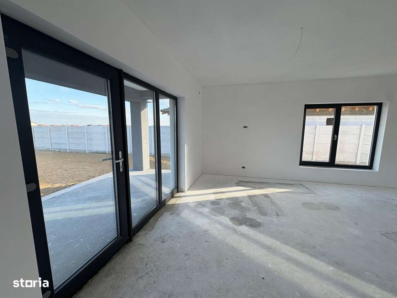 Casa Santandrei, 162 000 E (neg). Comision 0.-10