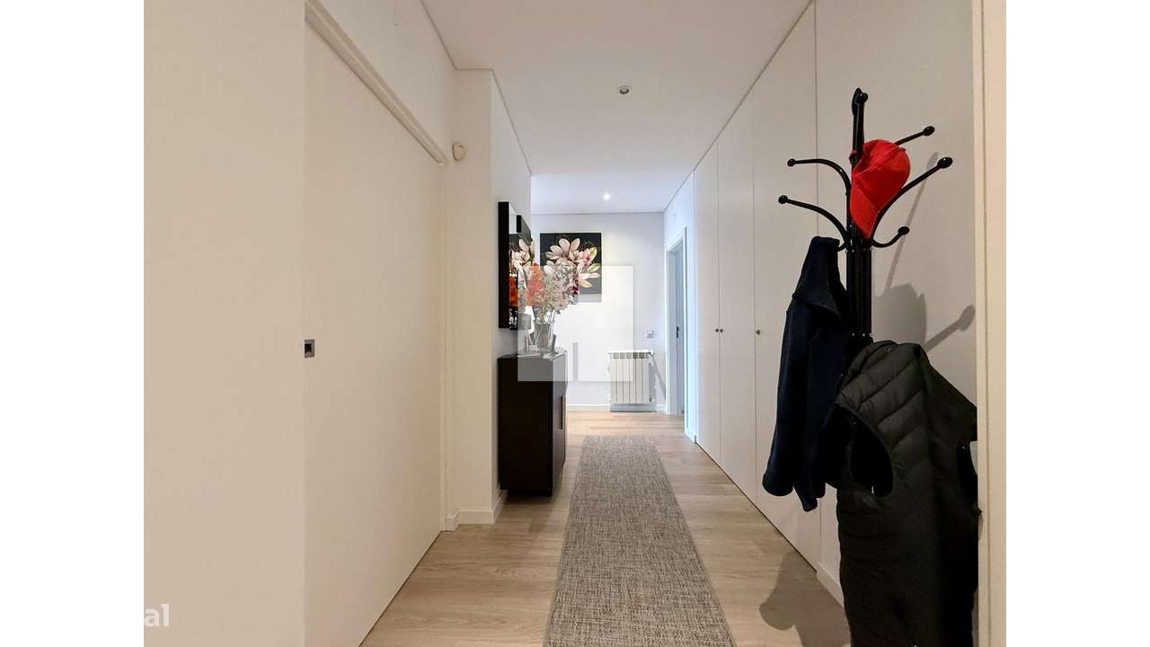 Luxuoso T-3 na Qtª Santa Maria-4