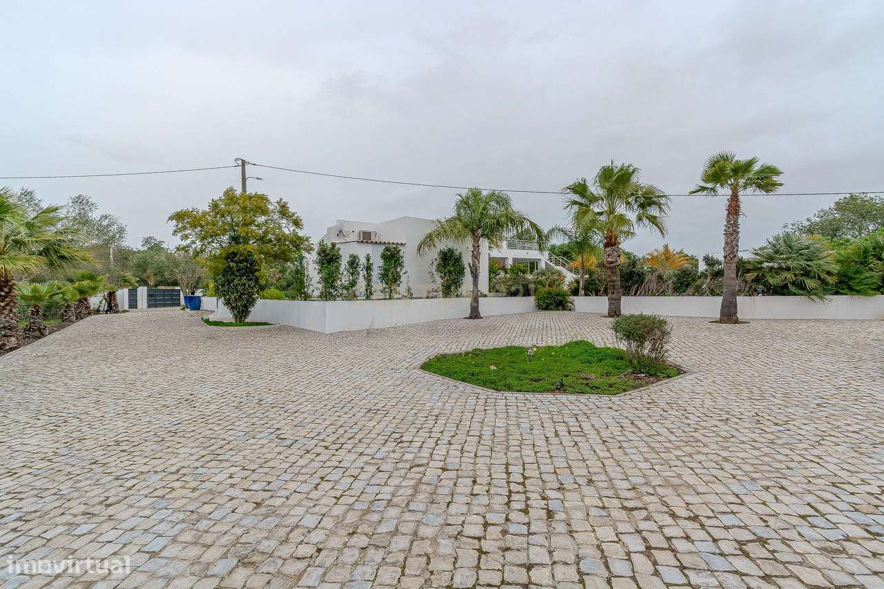 Moradia Renovada com Piscina em Quelfes, Olhão - Grande imagem: 5/31