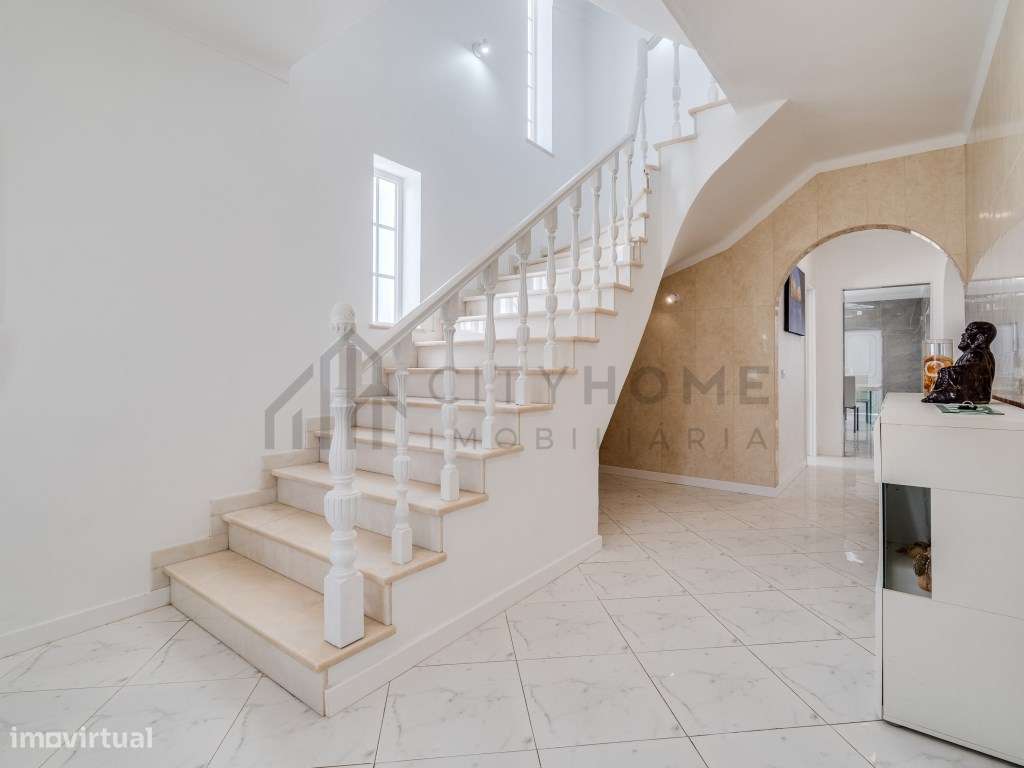 Moradia T3 com piscina e garagem em Lagoa-6