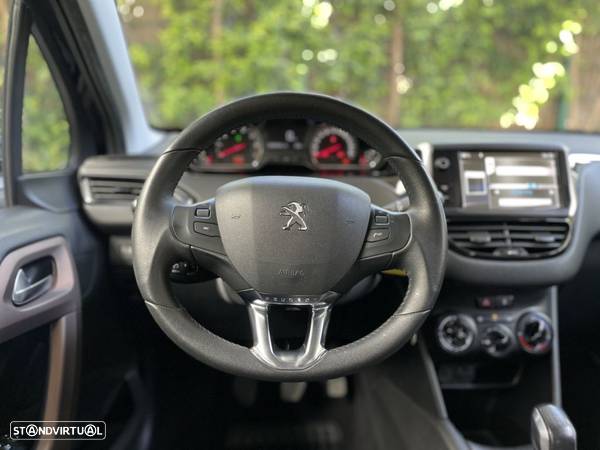 Peugeot 208 1.2 VTi SE Style - 19