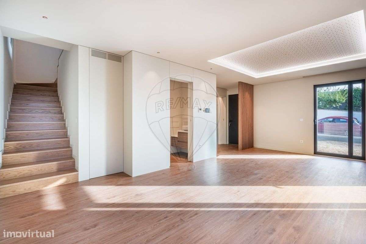 Moradia T3 Única em Airó, Barcelos-9