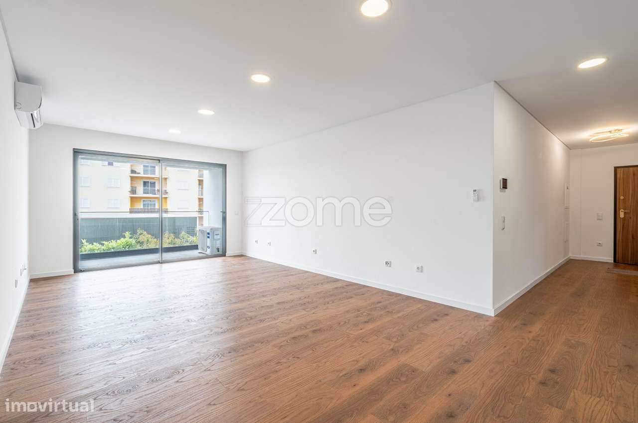 Apartamento T2 novo no centro do Caniço-27