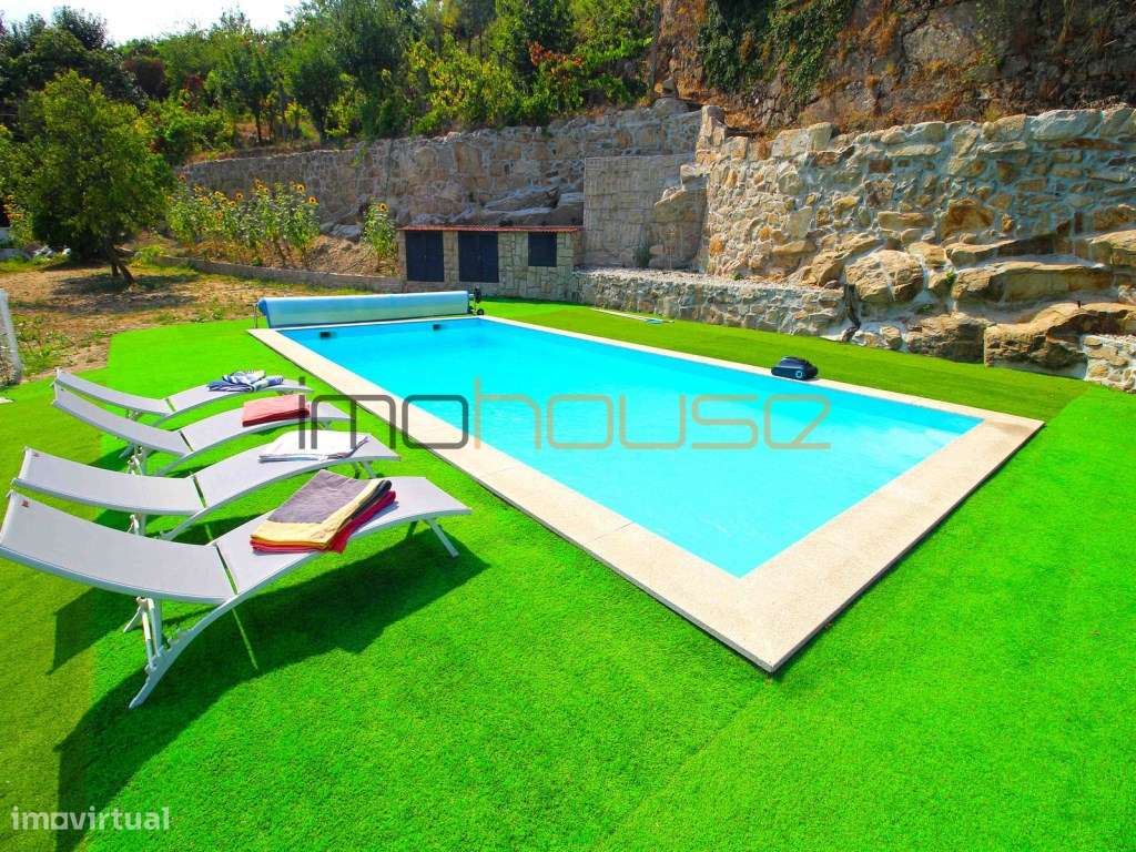 Quinta com Casa Remodelada e Antigo Moinho de Água Junto a Ribeiro-26