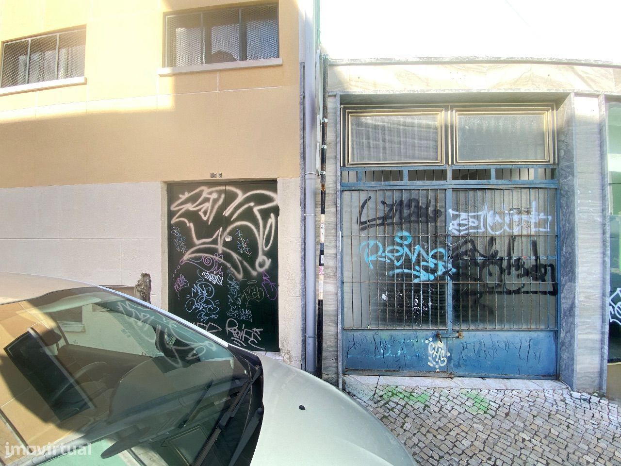 Armazém com 224m2 no Centro de Almada ao lado da Incrível Almadense - Grande imagem: 1/9