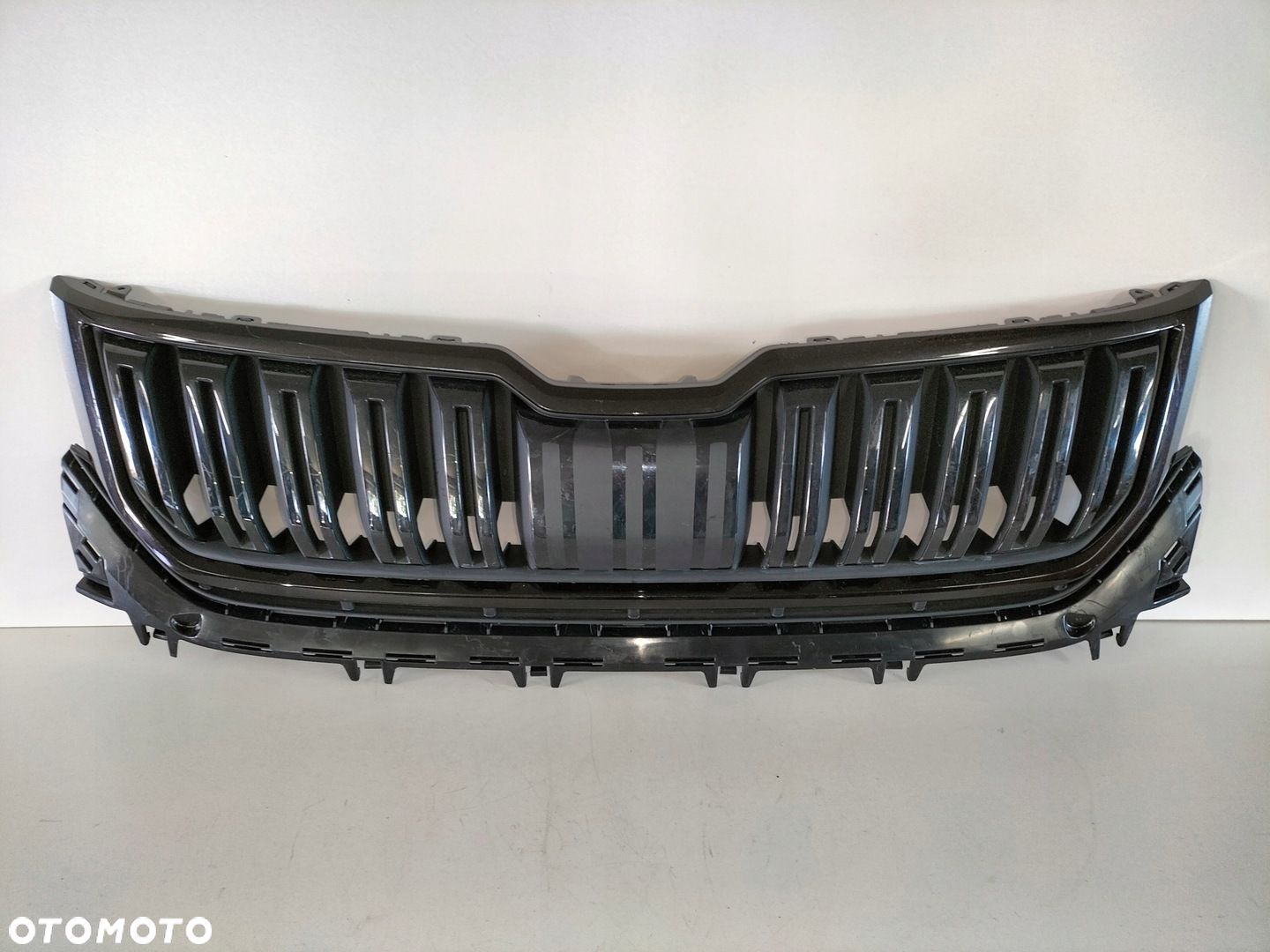 Atrapa kratka grill SKODA KODIAQ 16-21 SPORTLINE - 1