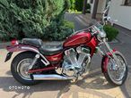 Suzuki Intruder - 10