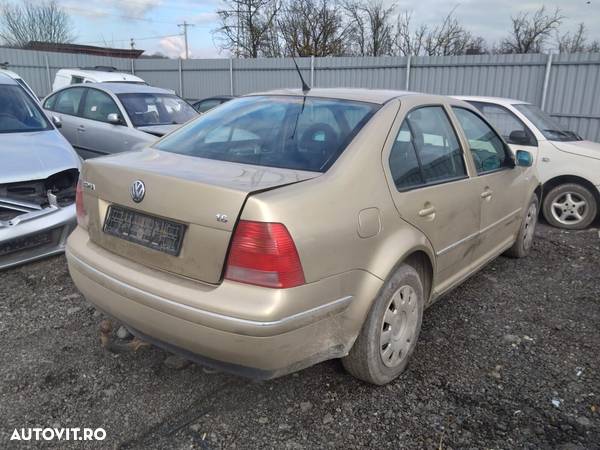 Dezmembram Volkswagen Bora, an 2001, 1.6 16V, 105 cp, Euro 4 - 5