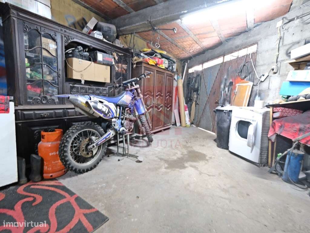 Moradia V3+1 em Fânzeres-28