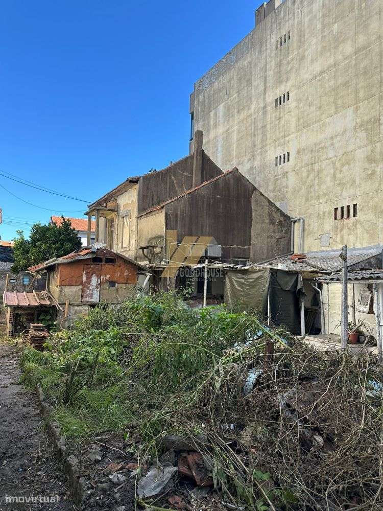 Terreno para construção em altura ou remodelação de moradia-4