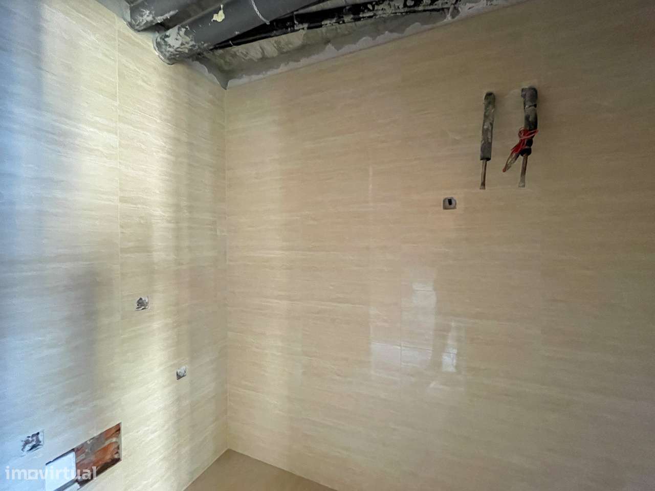 Moradia T4 com Piscina - Santa Iria de Azoia (Bairro da Salvação)-8