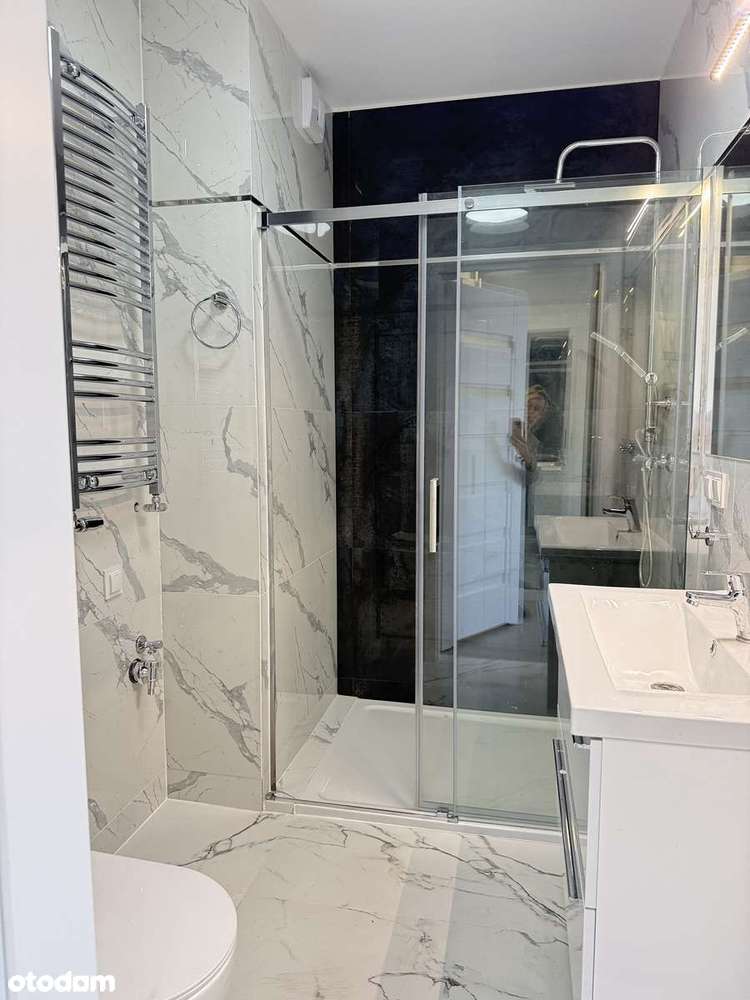 Ostatni Nowoczesny Apartament w Centrum z Panoramicznym Balkonem-4