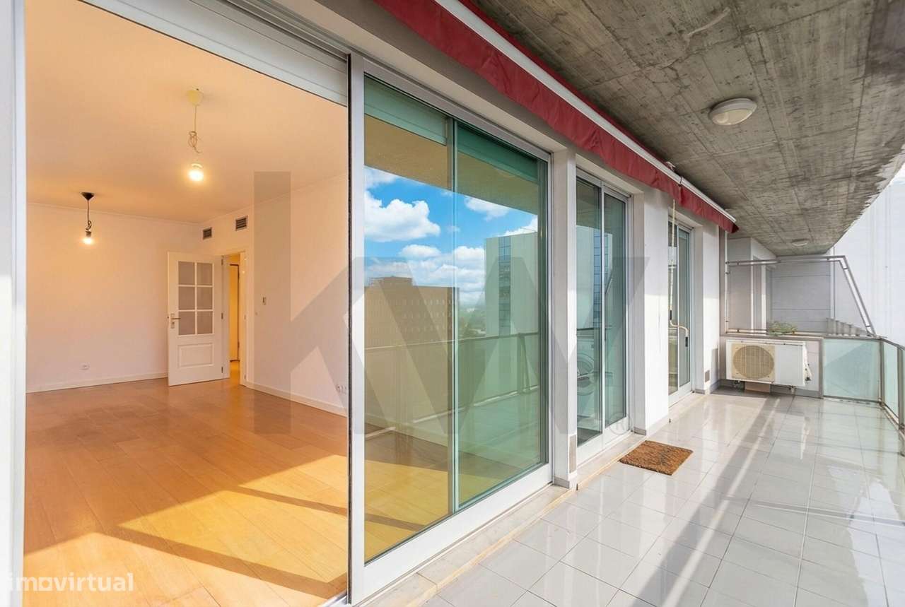 Praça de Espanha | T1 c/ estacionamento e varanda em Edf. de prestígio - Grande imagem: 3/30