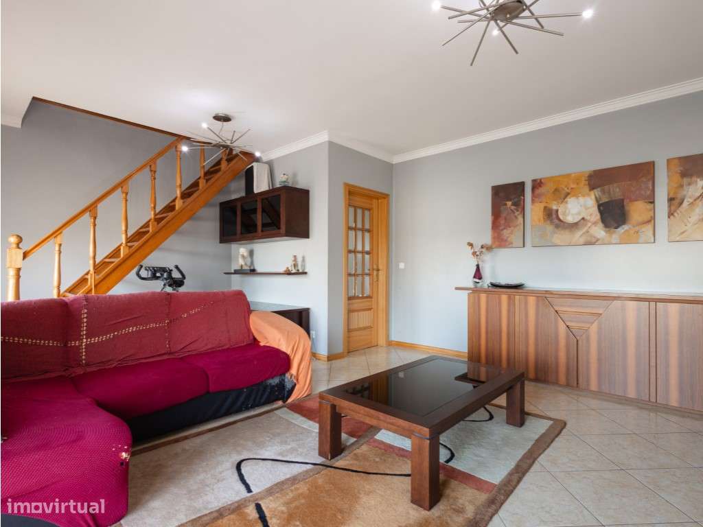 Apartamento T3 com sótão, em Coimbra-16