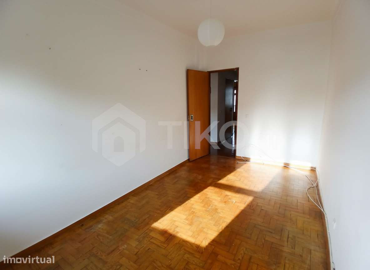 T3 no Coração do Montalvão – Excelente oportunidade para Remodelar ou-1