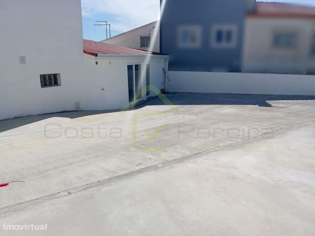 Moradia t3 com espaço exterior a minutos das praias-20