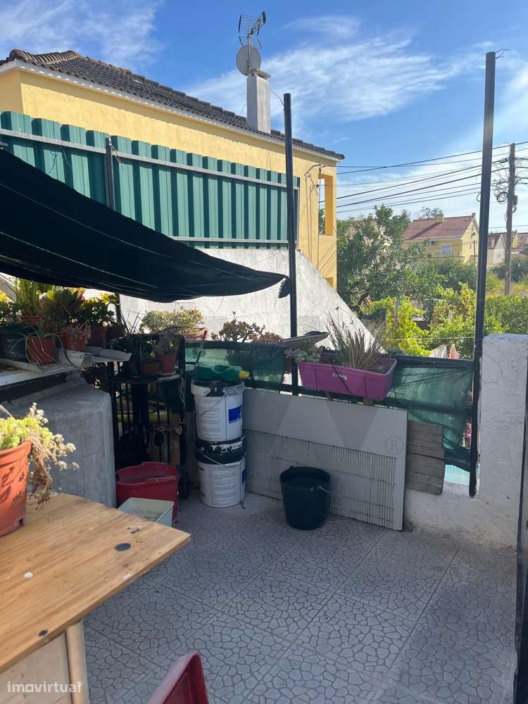 Moradia Tri-Familiar em Duplex T6 com garagem Box , terraço, varanda-6