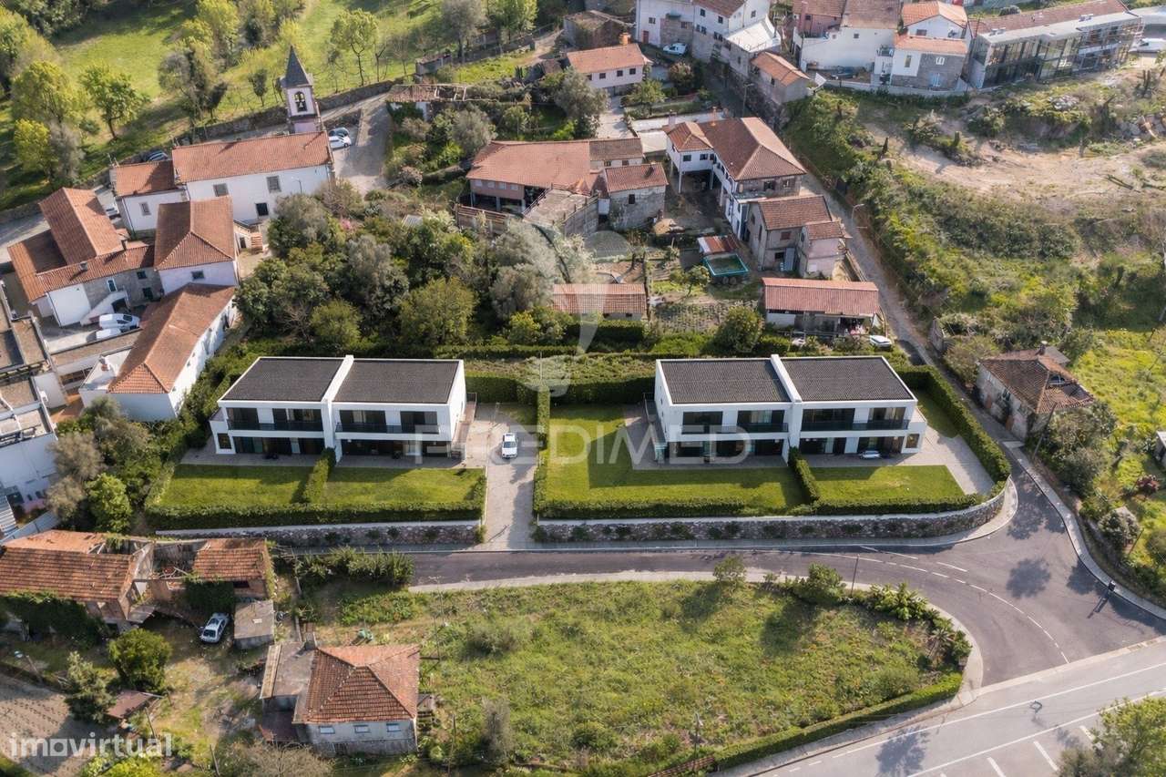 Terreno com 2.135 m² em Rio Caldo – Gerês | Oportunidade de Investi... - Grande imagem: 3/17