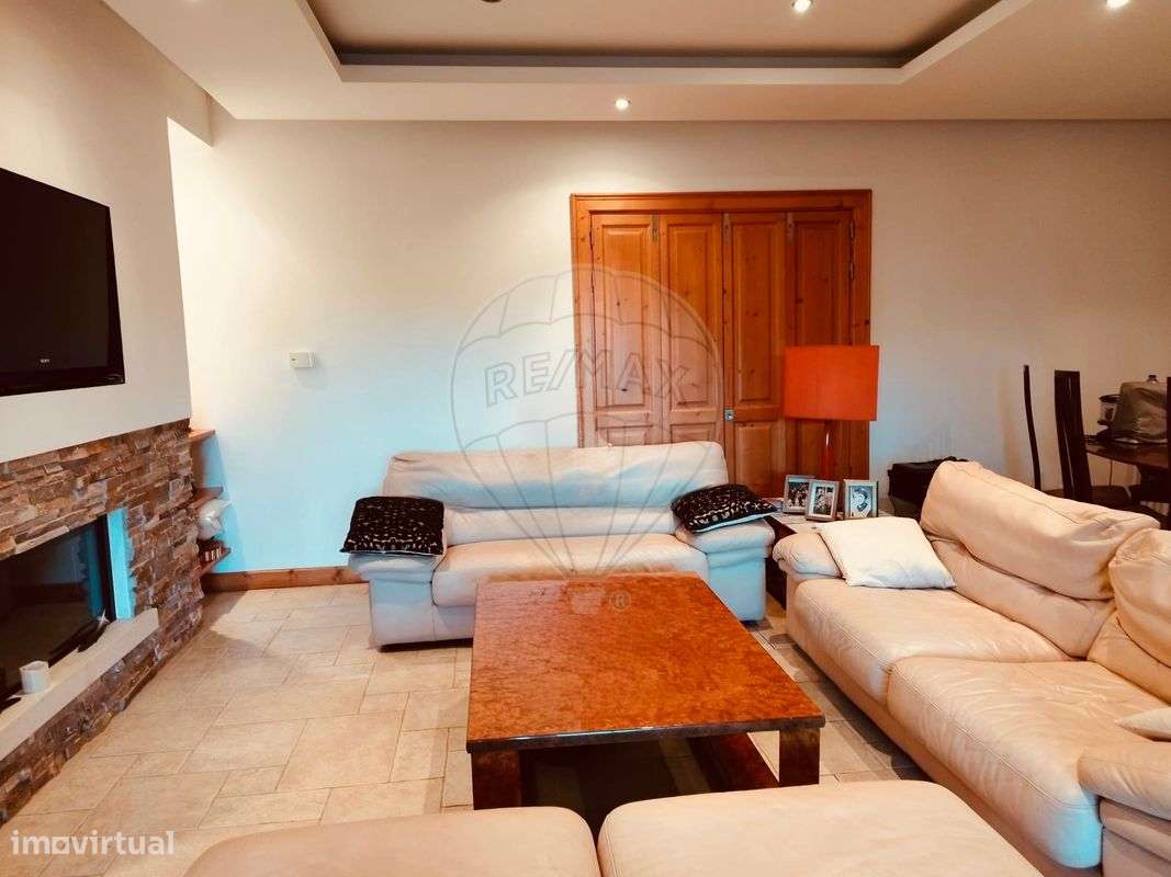 Moradia T4 para venda-12