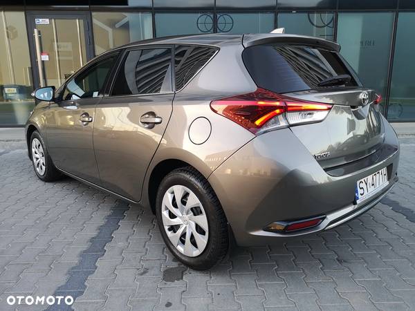 Toyota Auris 1.6 Premium - 6