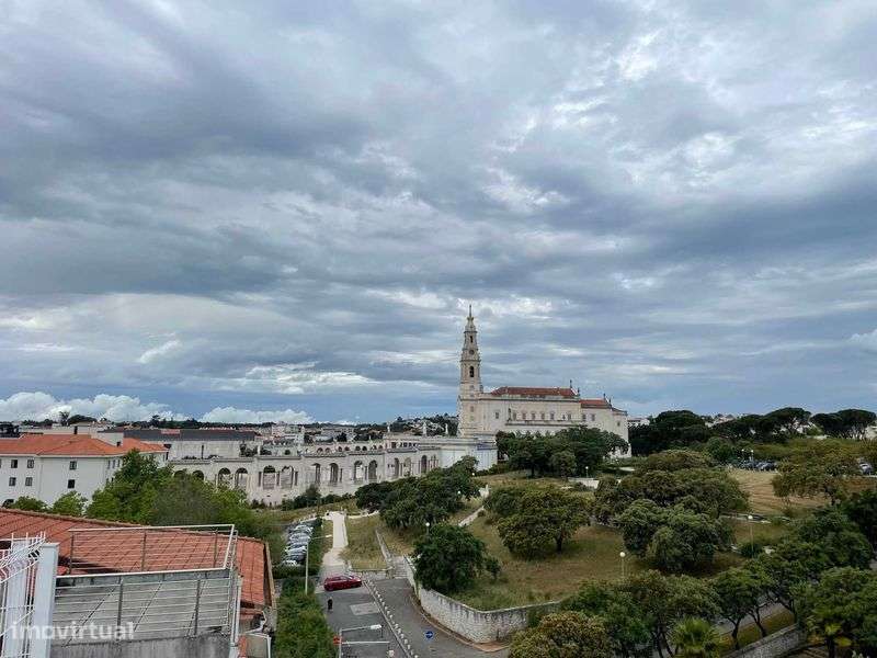 T1 a 2 min do santuário de Fatima - Grande imagem: 5/9