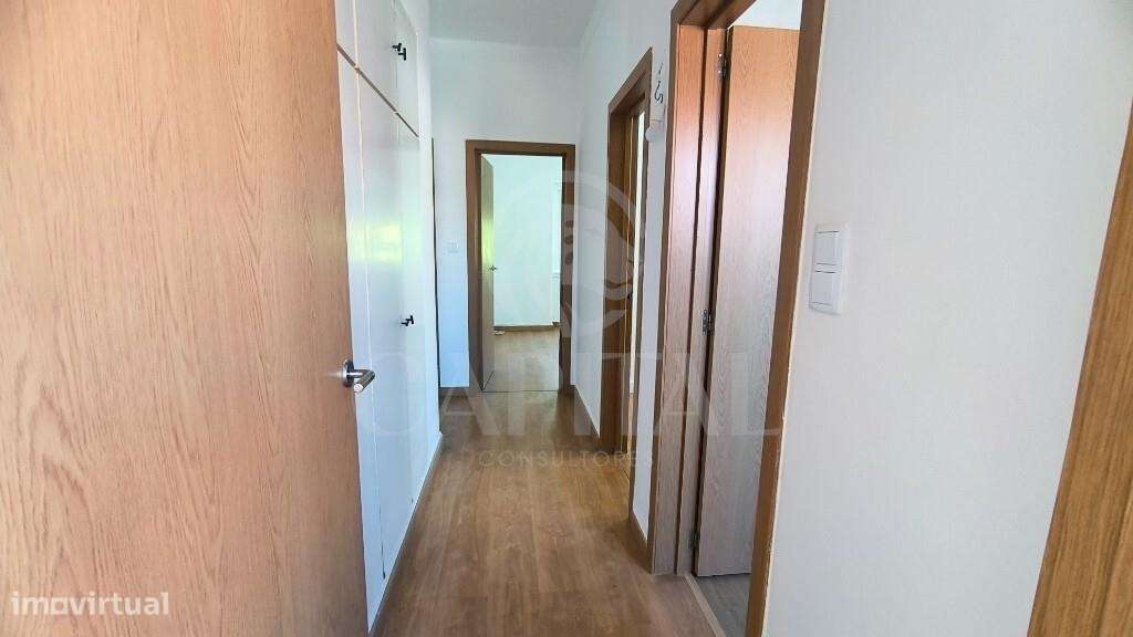 Apartamento T4 nas Mercês-15